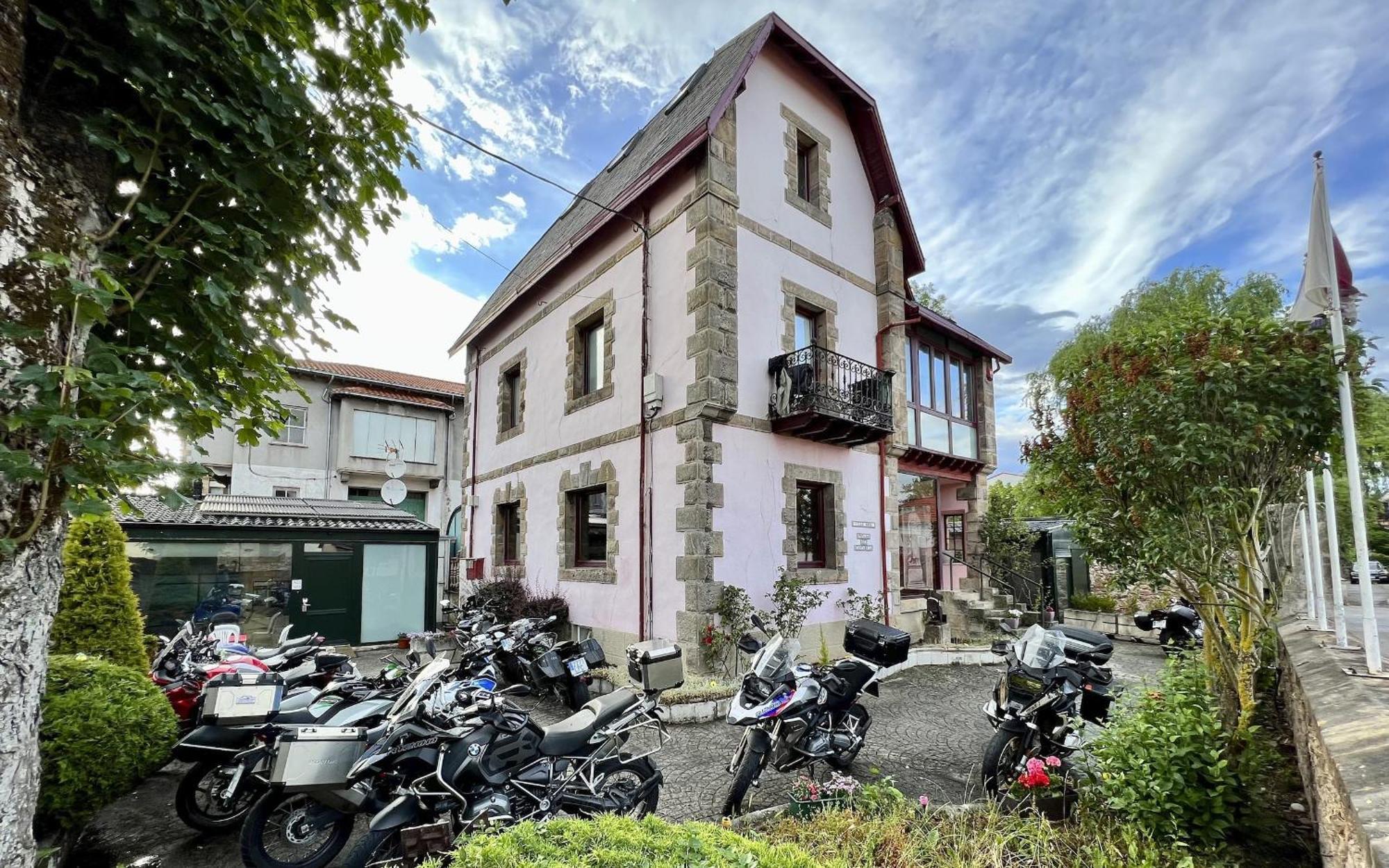 Rosa Hotel 3*